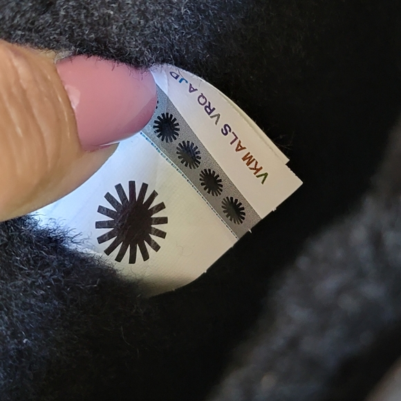 UGG Kid's Classic Weather Short Waterproof Leather Boot - Picture 5 of 8